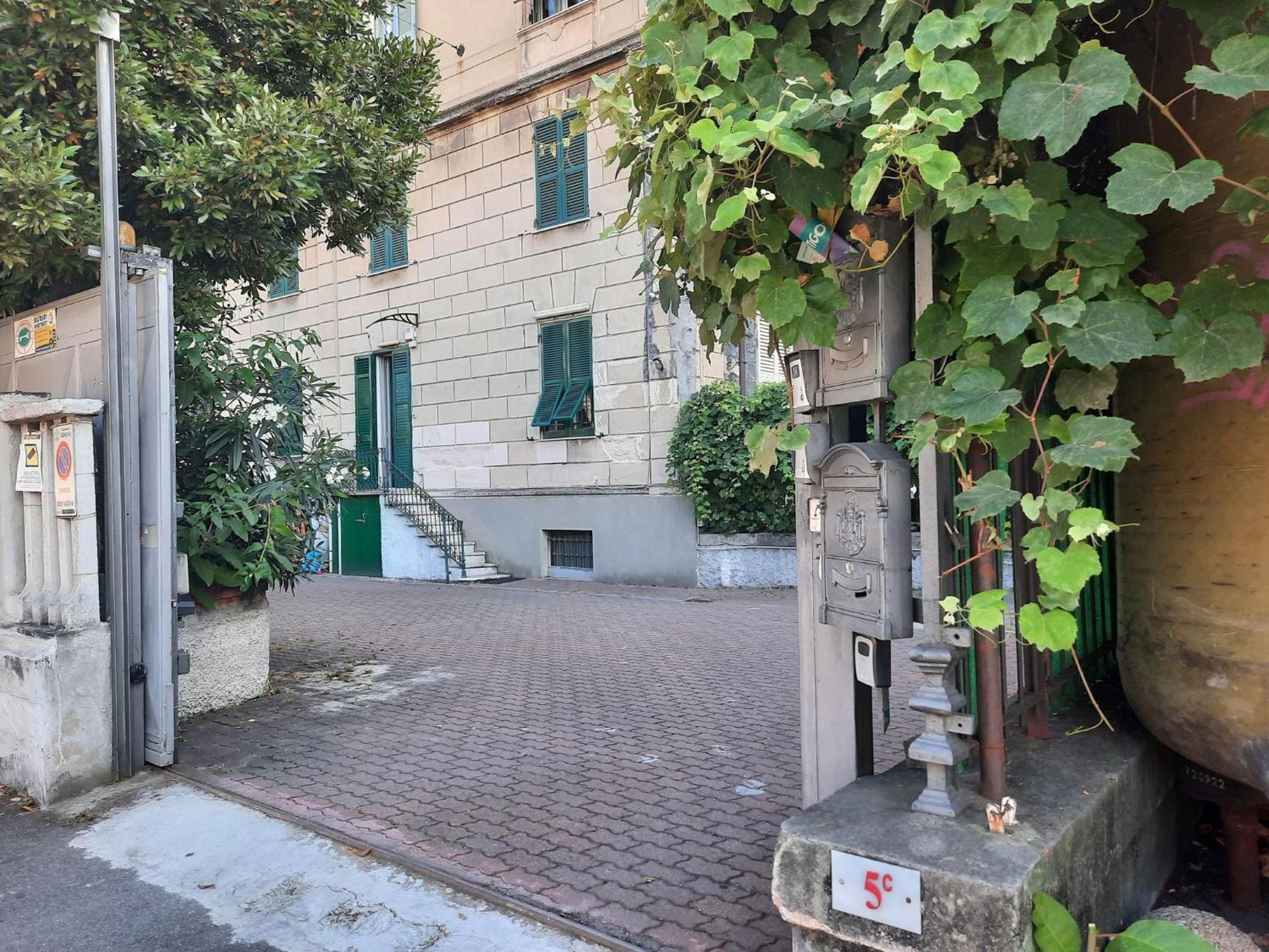 Comfortable One Bedroom With Parking Space In The Center Of * Genova