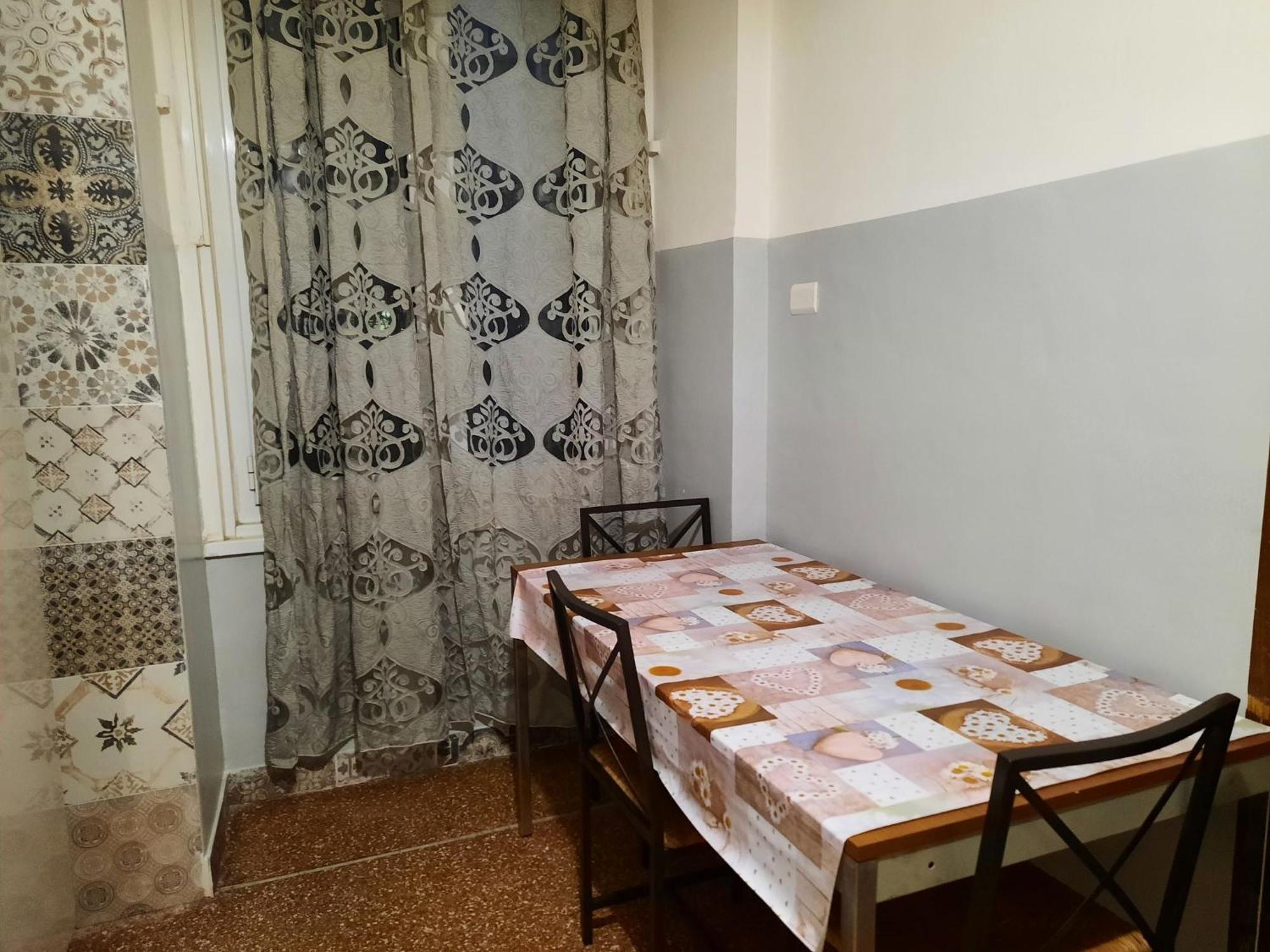 Appartamento Comfortable One Bedroom With Parking Space In The Center Of Genova