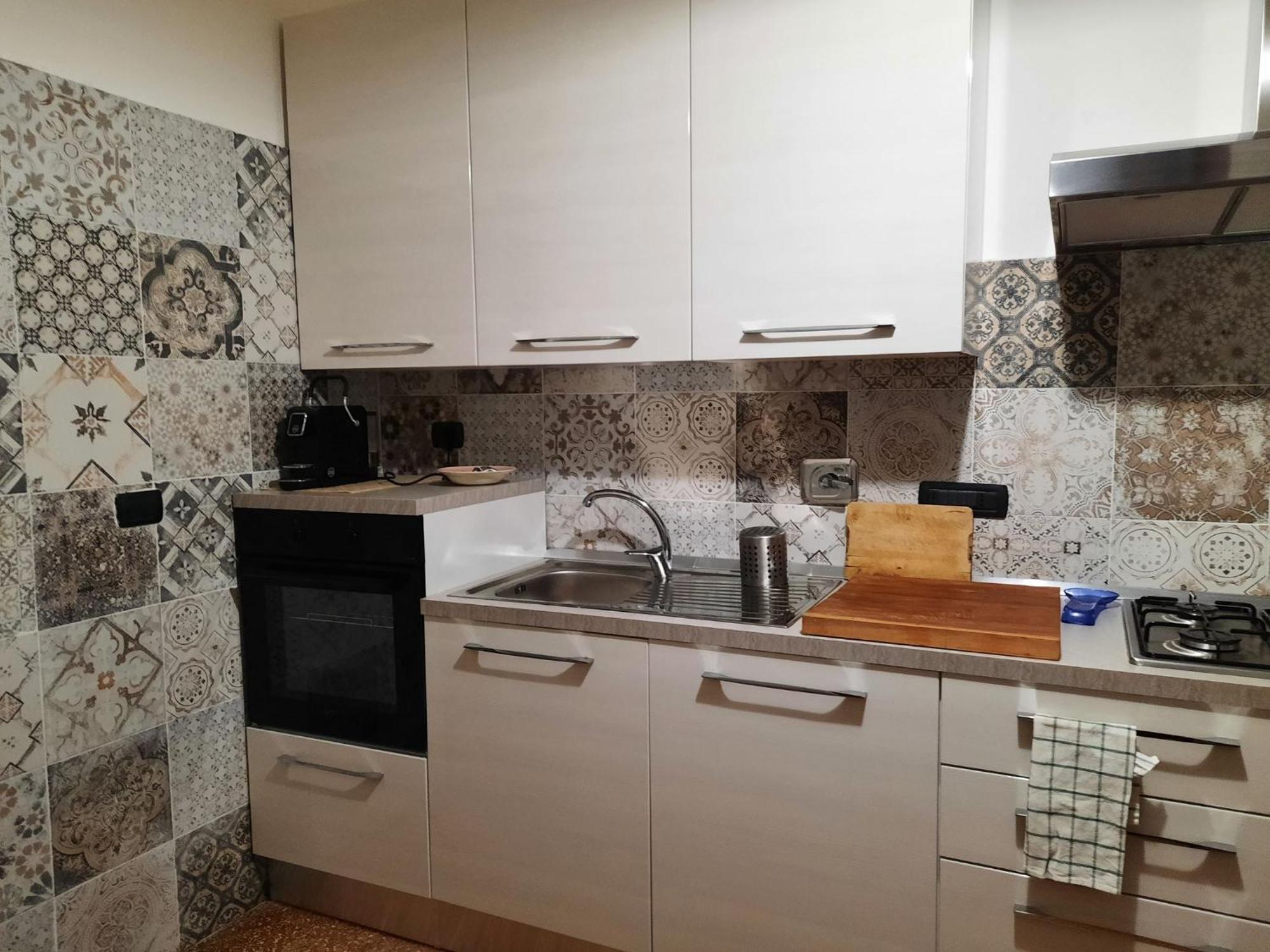 Comfortable One Bedroom With Parking Space In The Center Of Appartamento